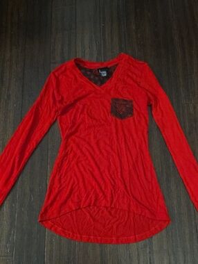 Rue21 Red V-Neck Long Sleeve Top with Patterned Pocket